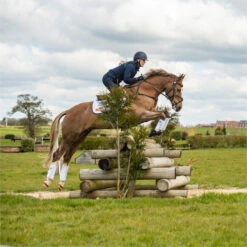 2022 Equilibrium Tri-Zone Impact Sports Boots Hind EQB11 - White 9 2022 Equilibrium Tri-Zone Impact Sports Boots Hind EQB11 - White -Weatherbeeta Shop 5587 202220Equilibrium20Tri Zone20Impact20Sports20Boots20EQB1020 20White20Main20Lifestyle202.700x700