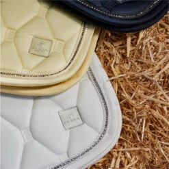 2023 Eskadron Glossy Crystal Saddle Cloth 218131 445 - White Colour White -Weatherbeeta Shop 6278 632620Lifestyle203.700x700