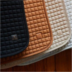 2023 Eskadron Platinum Cotton Saddle Pad 211039412030 - Cognac Colour Cognac -Weatherbeeta Shop 6449 202320Eskadron20Platinum20Cotton20Saddle20Pad2021103941203020 20Tan20Taupe20Lifestyle202.700x700