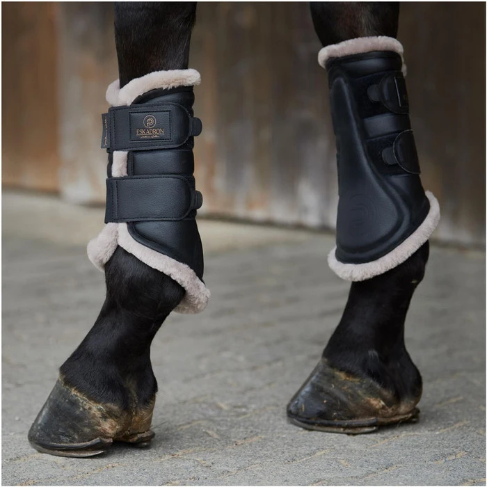 2023 Eskadron Platinum Faux Leather Big Square Saddle Cloth & Tendon Boots Bundle EPFL1 - Black 6 2023 Eskadron Platinum Faux Leather Big Square Saddle Cloth & Tendon Boots Bundle EPFL1 - Black - Image 6