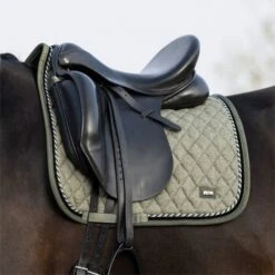2023 HV Polo Francis Dressage Saddle Pad 802093355 - Dark Oil Green -Weatherbeeta Shop 6947 5970f1bc6a88e561e4b3d3f0cabdc030547210d7 0802093355 6115 mfront.700x700